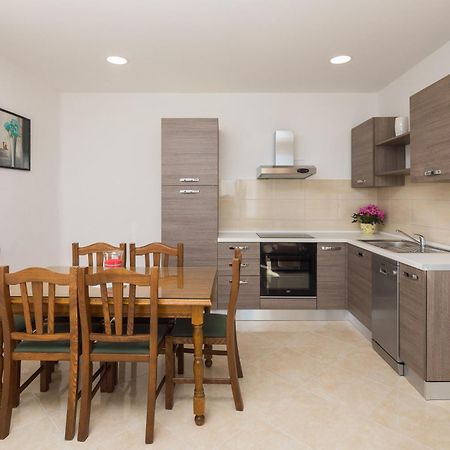 Sandy Beach Apartment Omiš Exteriör bild