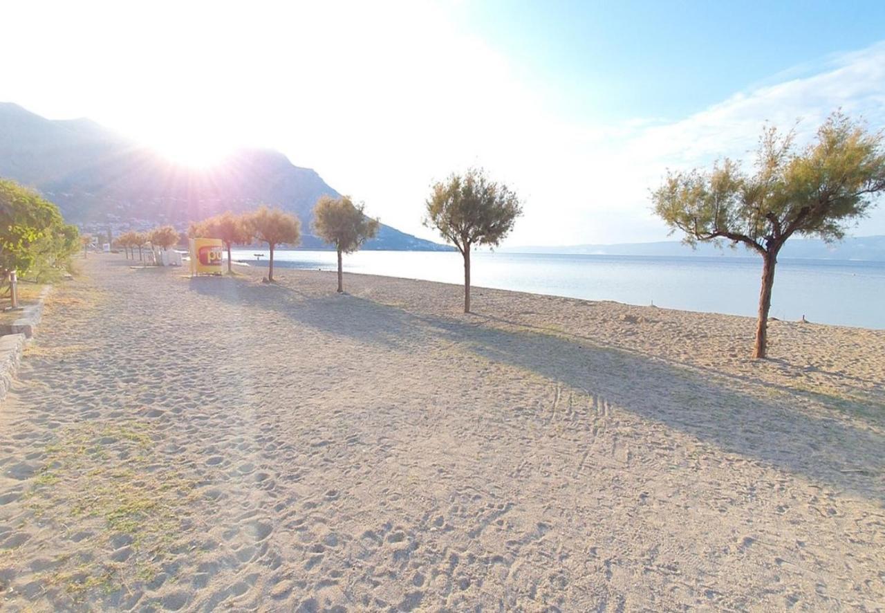 Sandy Beach Apartment Omiš Exteriör bild