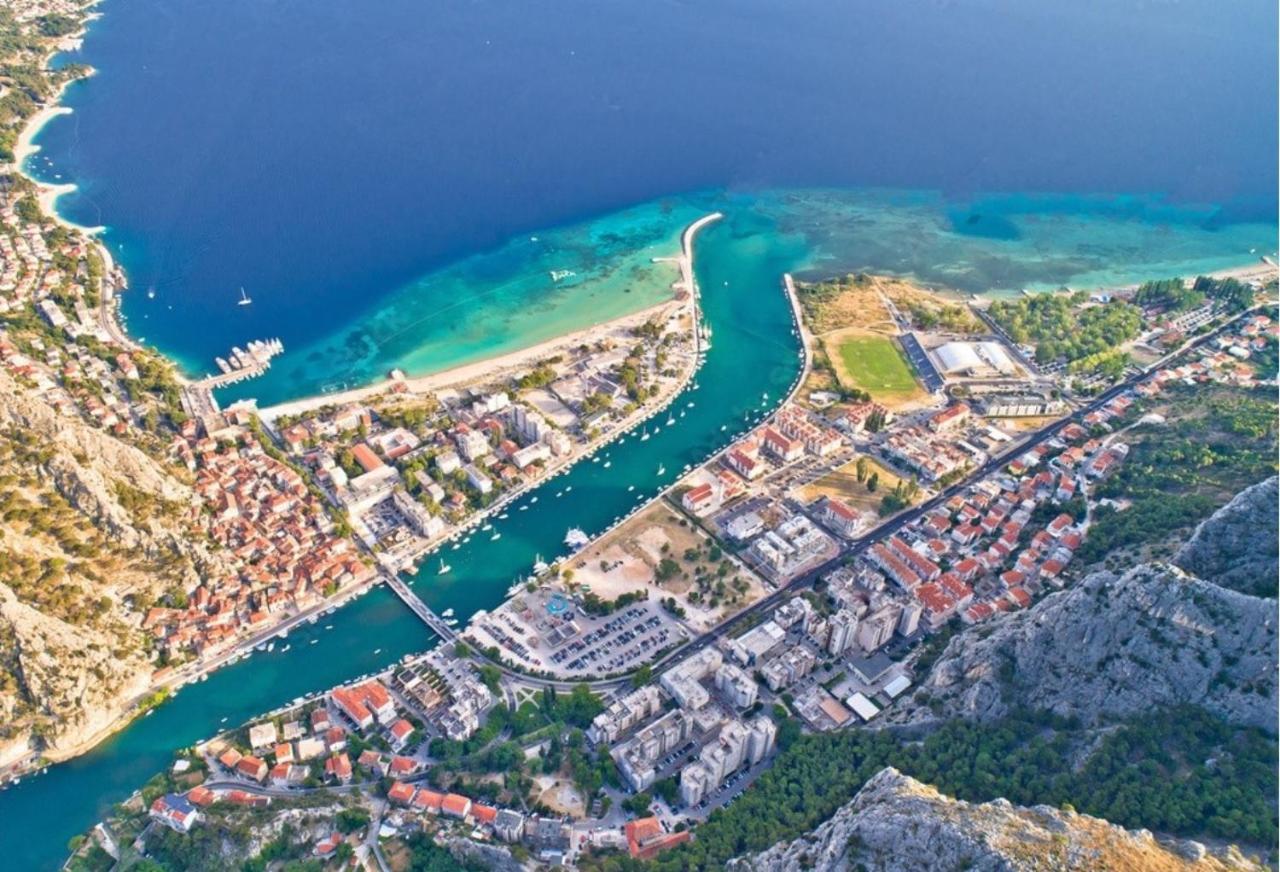 Sandy Beach Apartment Omiš Exteriör bild